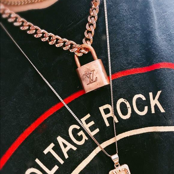 Louis Vuitton Lock Chain Necklace - Rose Gold - Picture 2 of 6